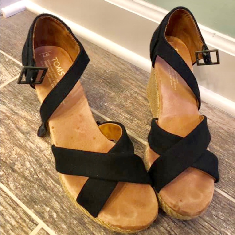 Tom’s wedge sandals